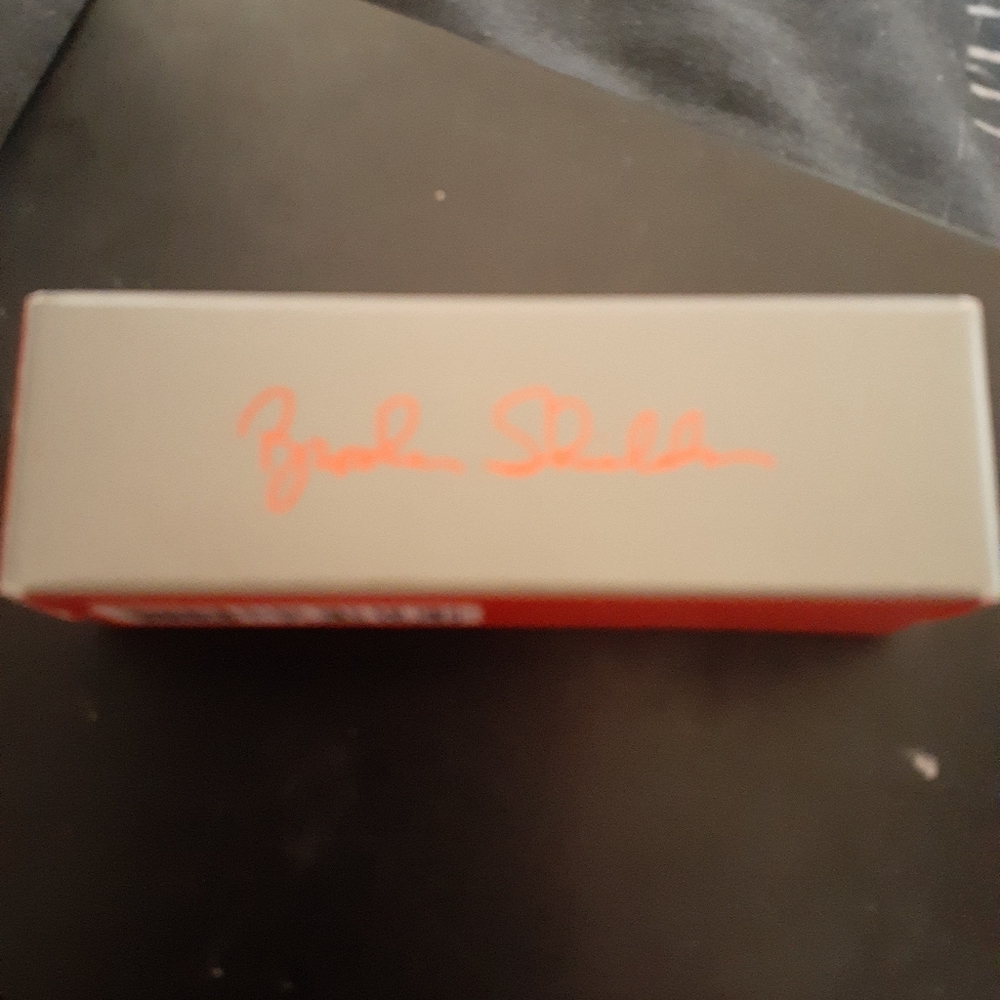 BROOKE SHIELDS  MAC LIPSTICK  GOSPEL